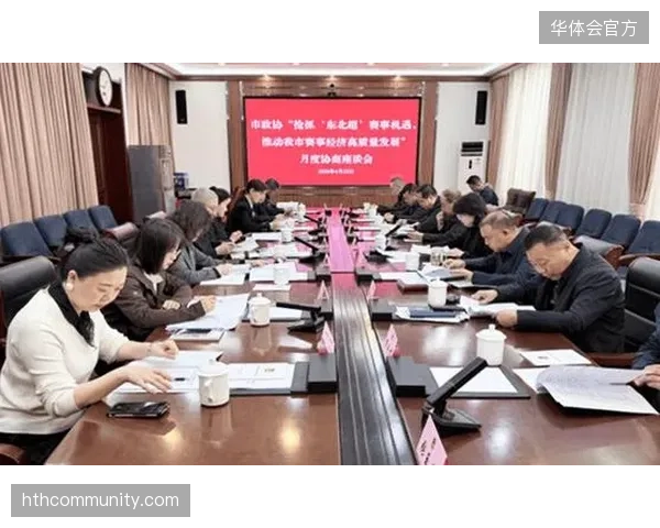 在乡村赛事的组织与发展中，如何界定政府、市场与社会组织的角色与责任，避免“越位”或“缺位”？